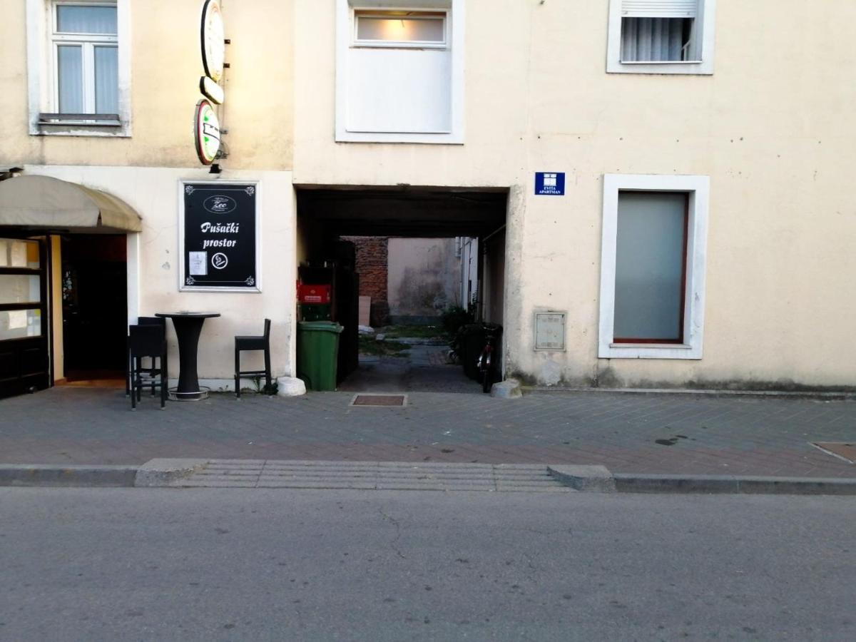 Evita Studio Apartment Karlovac Exterior foto